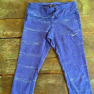 Nike Dry Fit Cropped Stretch Workout Leggings